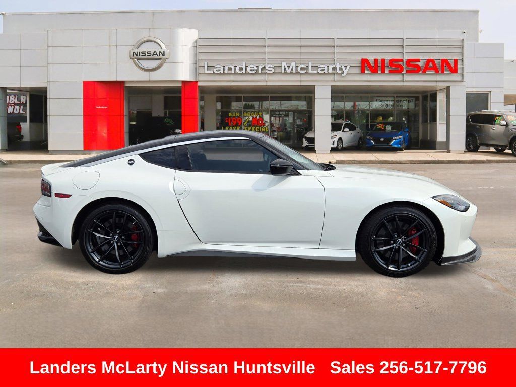 Used 2025 Nissan Z Performance w/ Floor Mat Package RWD image 2