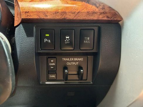Used 2017 Toyota Tundra 1794 Edition AWD/4WD image 17