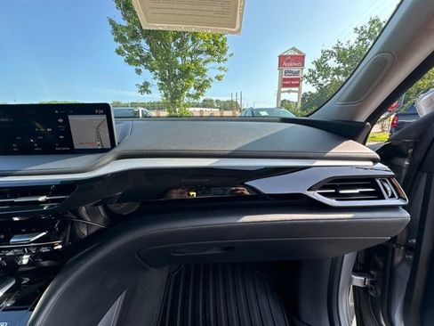 Used 2023 Acura MDX SH-AWD w/ Technology Package image 16