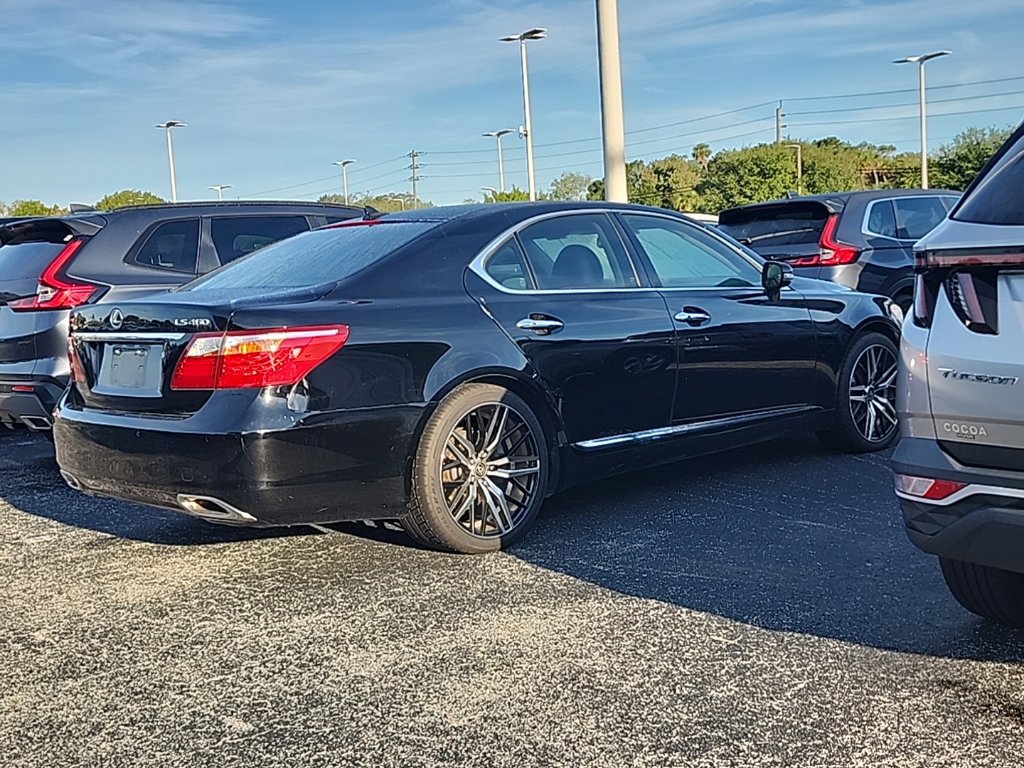 Used 2011 Lexus LS 460 w/ Luxury Value Edition RWD image 3