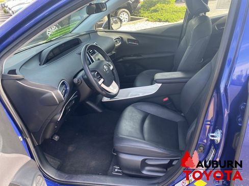 Used 2016 Toyota Prius Four Touring FWD image 28