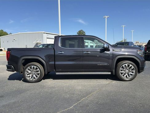 Used 2025 GMC Sierra 1500 Denali w/ Denali Reserve Package AWD/4WD image 11
