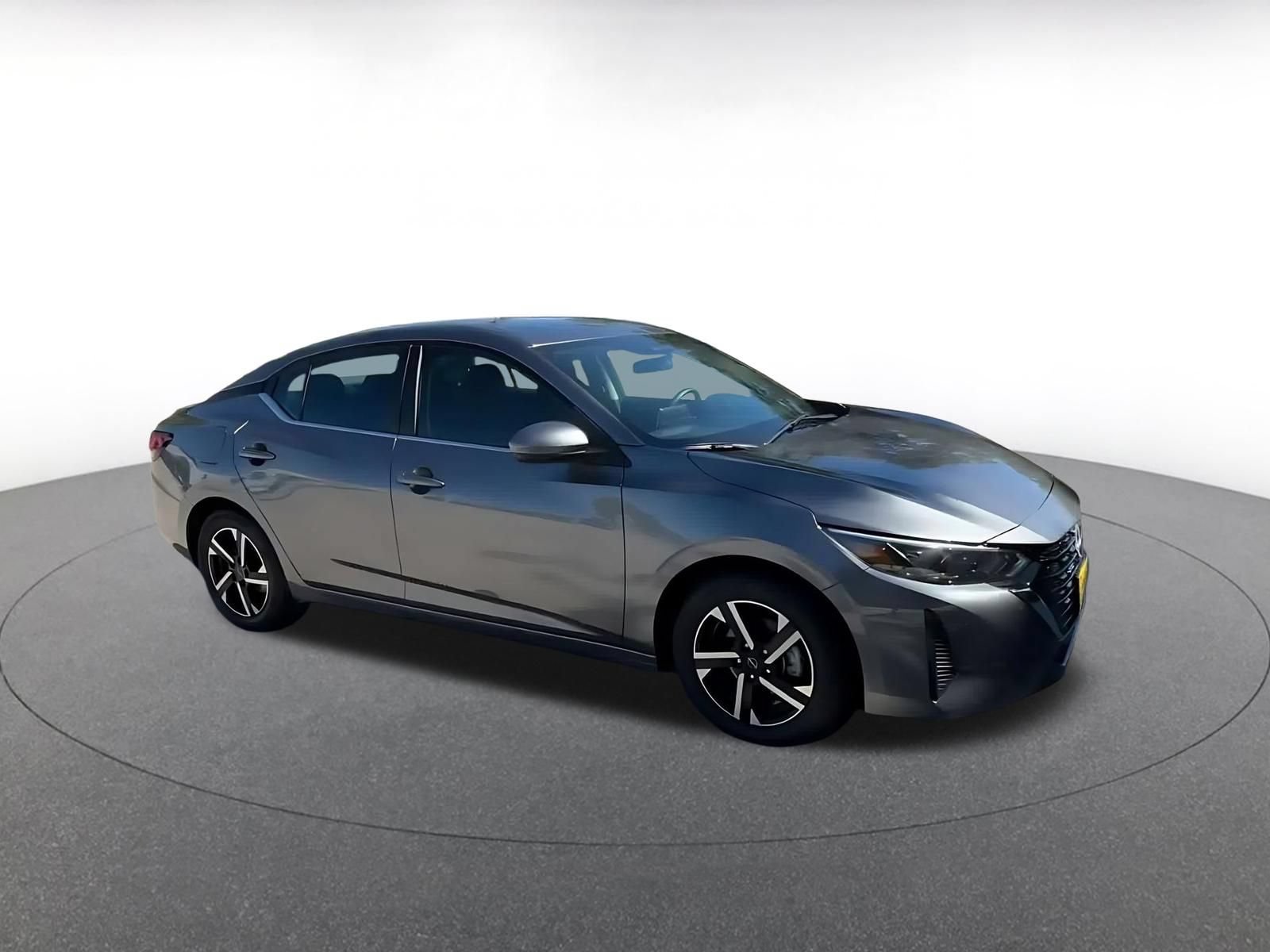 Used 2025 Nissan Sentra SV FWD image 2