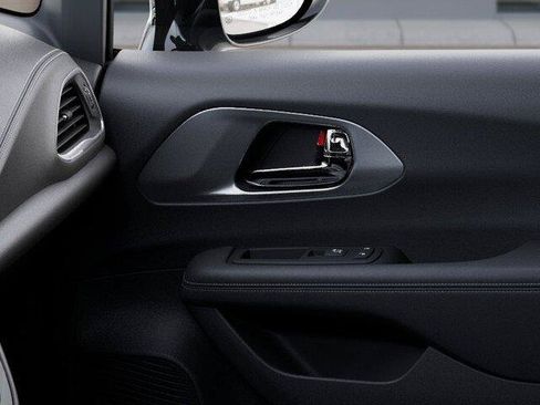 New 2026 Chrysler Pacifica Limited w/ S Appearance Package FWD image 28