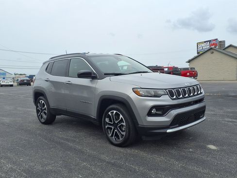 Used 2023 Jeep Compass Limited AWD/4WD image 4