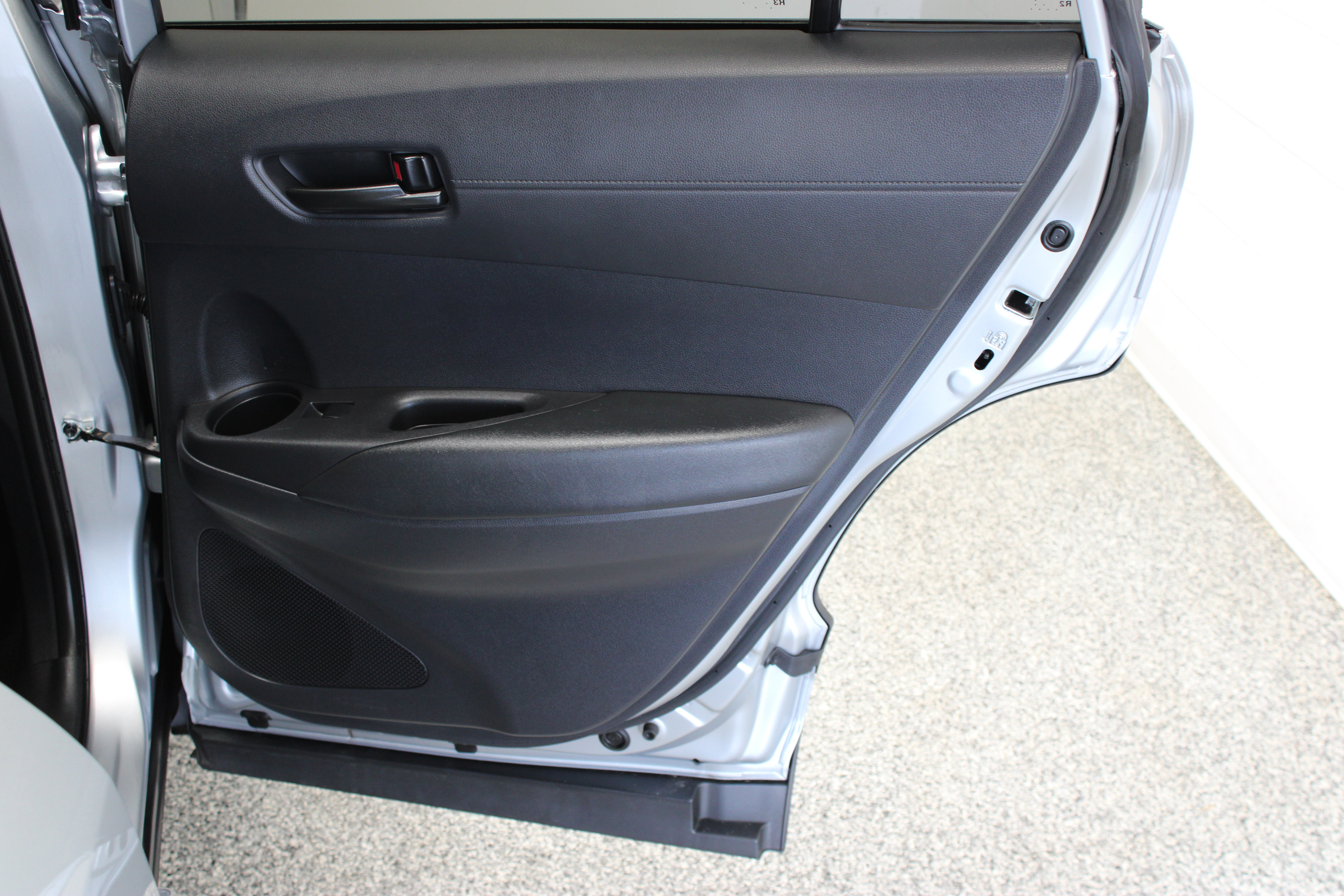 Used 2024 Toyota Corolla Cross LE FWD image 31