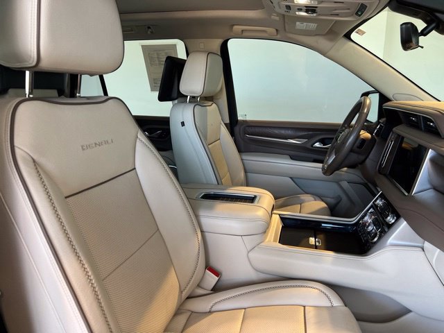 Used 2021 GMC Yukon Denali w/ Denali Premium Package AWD/4WD image 29