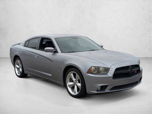 Used 2014 Dodge Charger R/T image 3