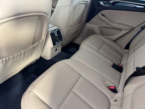 New 2026 Porsche Macan image 14