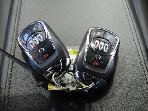 Used 2025 Buick Envista Sport Touring w/ Convenience I Package FWD image 18