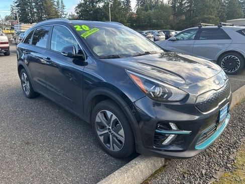 Used 2020 Kia Niro EX Premium w/ Cold Weather Package image 2