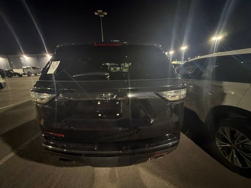 Used 2019 Chevrolet Traverse Premier w/ Redline Edition FWD image 5