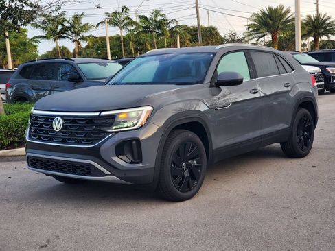 New 2026 Volkswagen Atlas Cross Sport SE FWD image 3