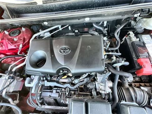 Used 2022 Toyota RAV4 LE image 10