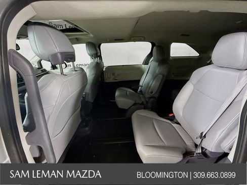 Used 2021 Toyota Sienna XLE w/ XLE Plus Package image 25
