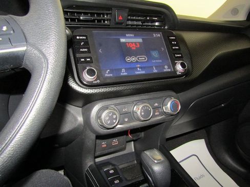 Used 2023 Nissan Kicks SV image 7