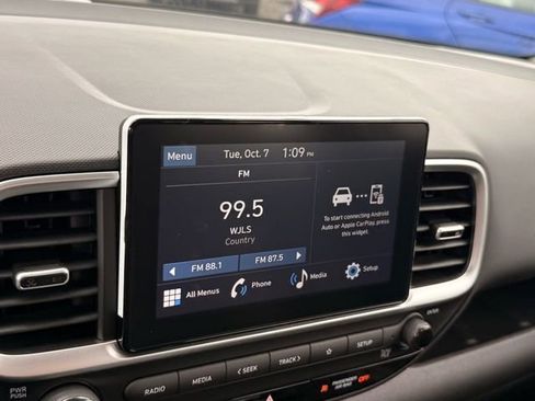New 2026 Hyundai Venue SEL FWD image 17