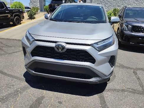 Used 2024 Toyota RAV4 LE FWD image 9