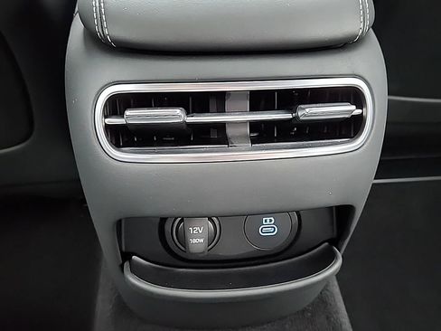 Used 2025 Genesis G90 3.5T image 26