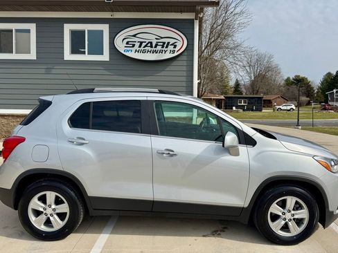 Used 2020 Chevrolet Trax LT w/ Driver Confidence Package image 1