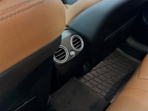 Used 2021 Mercedes-Benz GLC 300 GLC 300 image 23