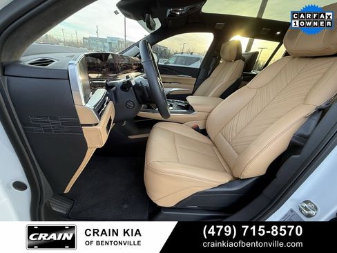 Used 2026 Cadillac Escalade IQL Luxury image 21