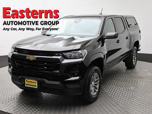 Used 2023 Chevrolet Colorado LT w/ LT Convenience Package AWD/4WD image 1