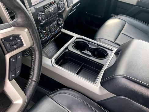 Used 2020 Ford F350 Lariat image 16