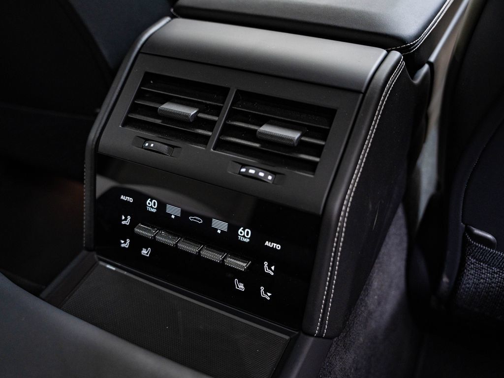 Certified 2025 Porsche Panamera 4 w/ Premium Package AWD/4WD image 44