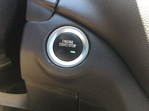 Used 2018 Chevrolet Equinox LT AWD/4WD image 38