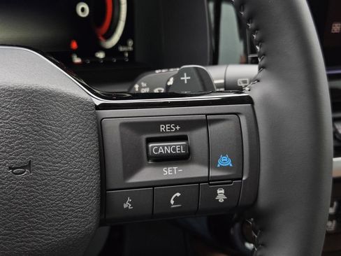 New 2026 Nissan Pathfinder Platinum FWD image 27