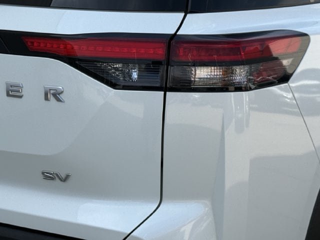 Used 2022 Nissan Pathfinder SV FWD image 6