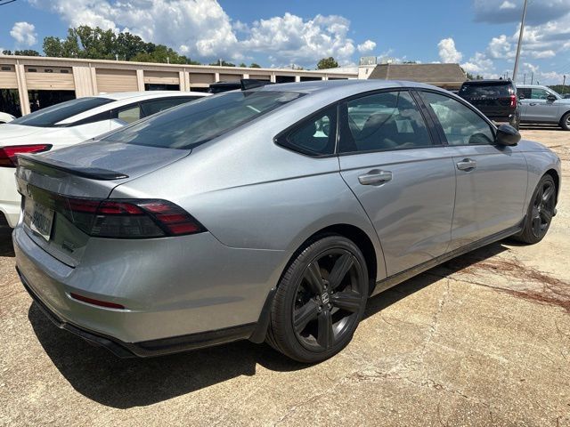 Used 2023 Honda Accord Sport image 2