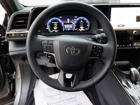 Certified 2026 Toyota Crown XLE image 47