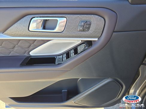 New 2026 Ford Explorer Platinum w/ LUX Leather Package image 9