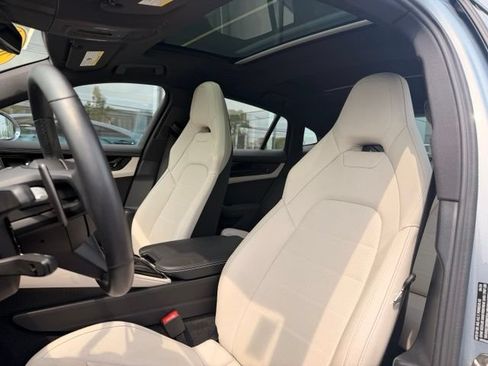 Used 2024 Porsche Panamera RWD image 14