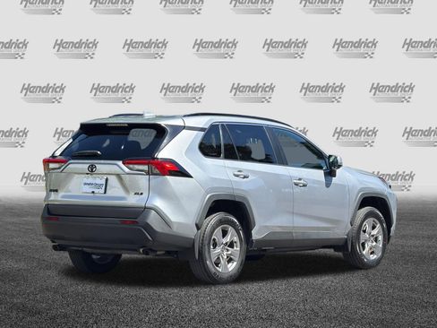 Used 2022 Toyota RAV4 XLE FWD image 5