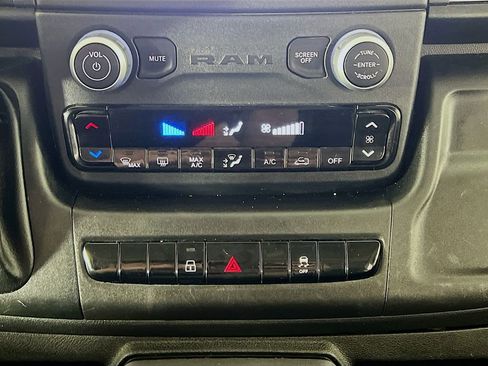 Used 2024 RAM ProMaster 2500 w/ Convenience Group FWD image 15