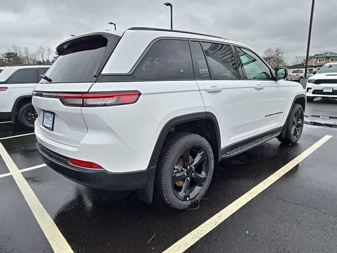 New 2026 Jeep Grand Cherokee Limited w/ Limited Altitude Package AWD/4WD image 6