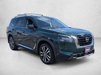 Used 2025 Nissan Pathfinder Platinum w/ Cargo Package AWD/4WD video 3
