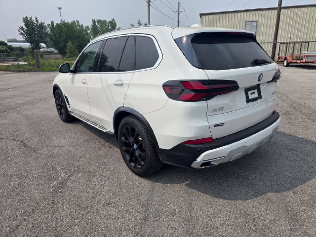 Used 2024 BMW X5 xDrive50e AWD/4WD image 6
