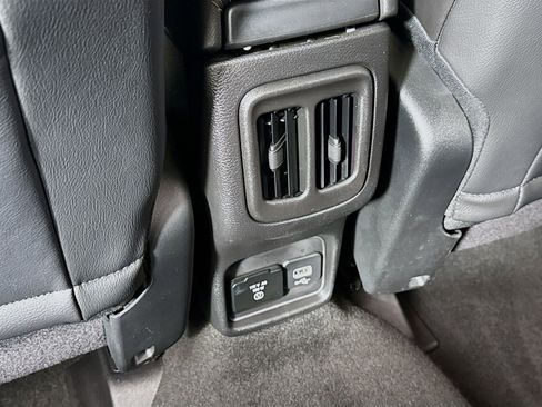 Used 2018 Jeep Compass Limited w/ Navigation Group AWD/4WD image 21