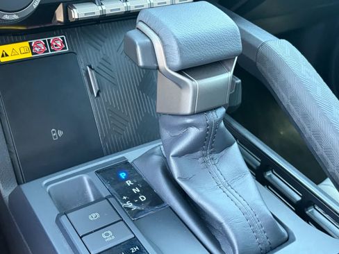 Certified 2025 Toyota Tacoma SR5 AWD/4WD image 27