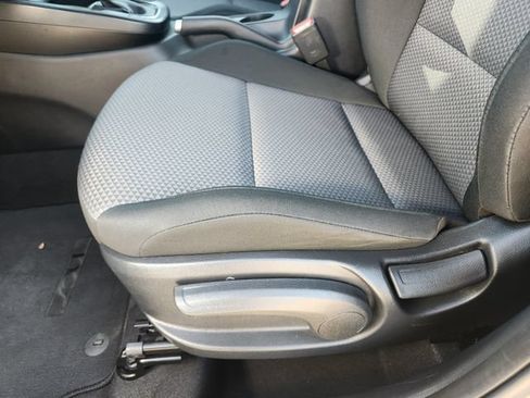 Certified 2025 Kia Soul LX w/ LX Technology Package FWD image 24