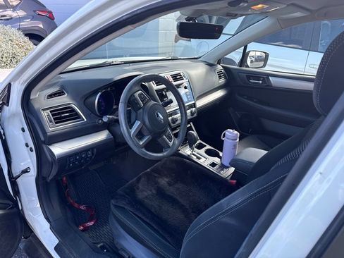 Used 2017 Subaru Outback 2.5i Premium AWD/4WD image 9