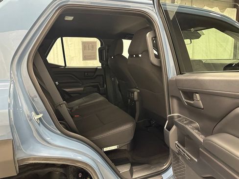 Used 2025 Toyota 4Runner SR5 AWD/4WD image 51