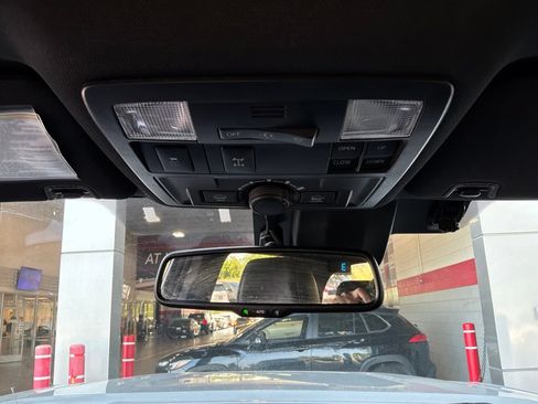 Used 2018 Toyota Tacoma TRD Off-Road AWD/4WD image 16