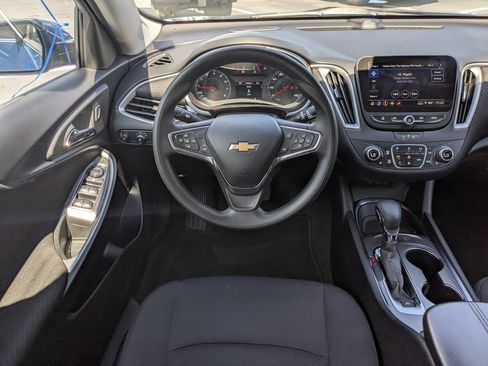Used 2025 Chevrolet Malibu LT FWD image 15