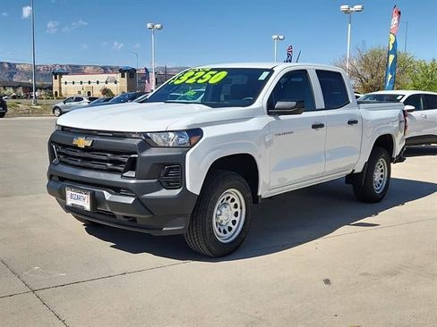 Used 2026 Chevrolet Colorado W/T w/ Advanced Trailering Package AWD/4WD image 2