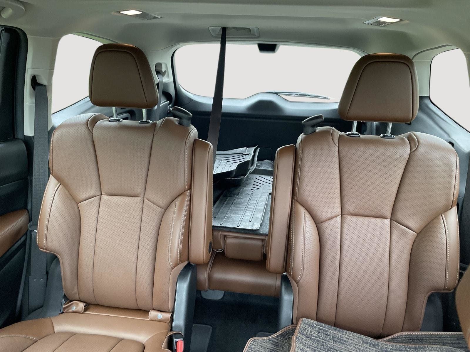 Used 2024 Subaru Ascent Touring AWD/4WD image 13